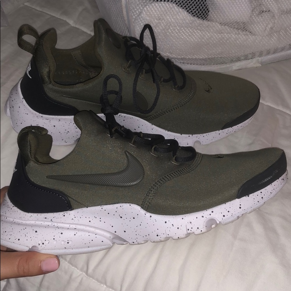 WOMENS Nike Presto